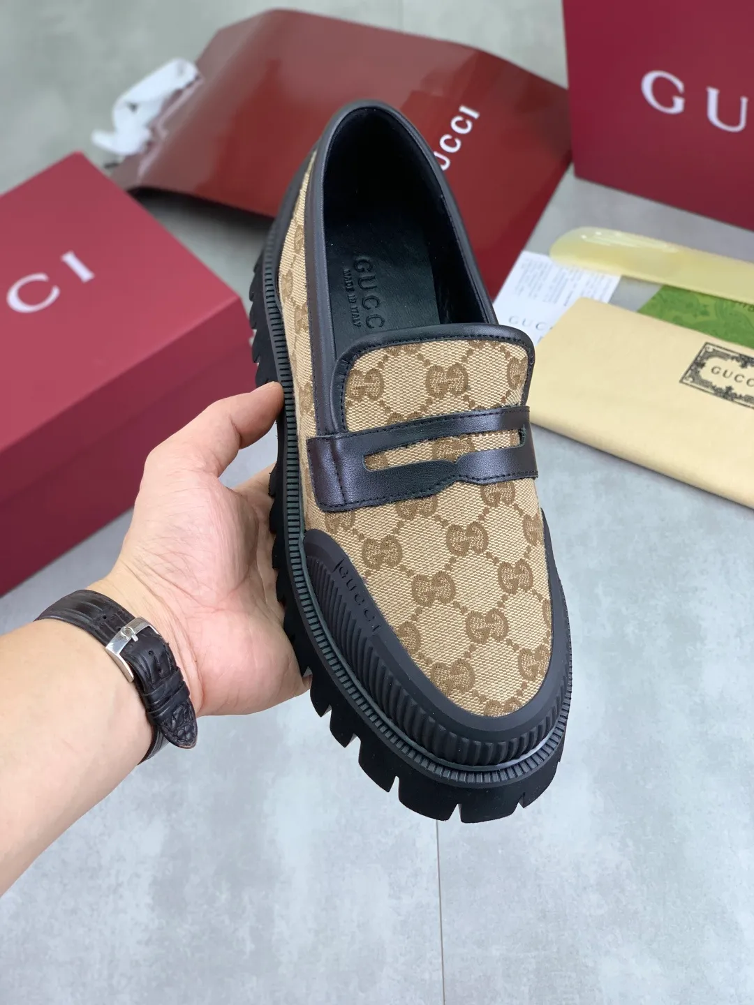Men's Men's Shoes💰P440💰[New Style] Gucci lazy slip-on couple 🧑‍🤝‍🧑 best selection of leather shoes (Gucci) official website latest Gucci lazy 🎁 leather shoes, hot style 💥 style is simple and elegant, exclusive for trendy men. Unique official website latest brand original double G pressure Floral elements 👑 Original Gucci decoration, fashionable and elegant, original calf leather with double G denim ✅ Fully imported soft sheepskin lining, official website designated wear-resistant, rubber business outsole, classic model taken in person 🎬 Size: 36-46 Various colors available